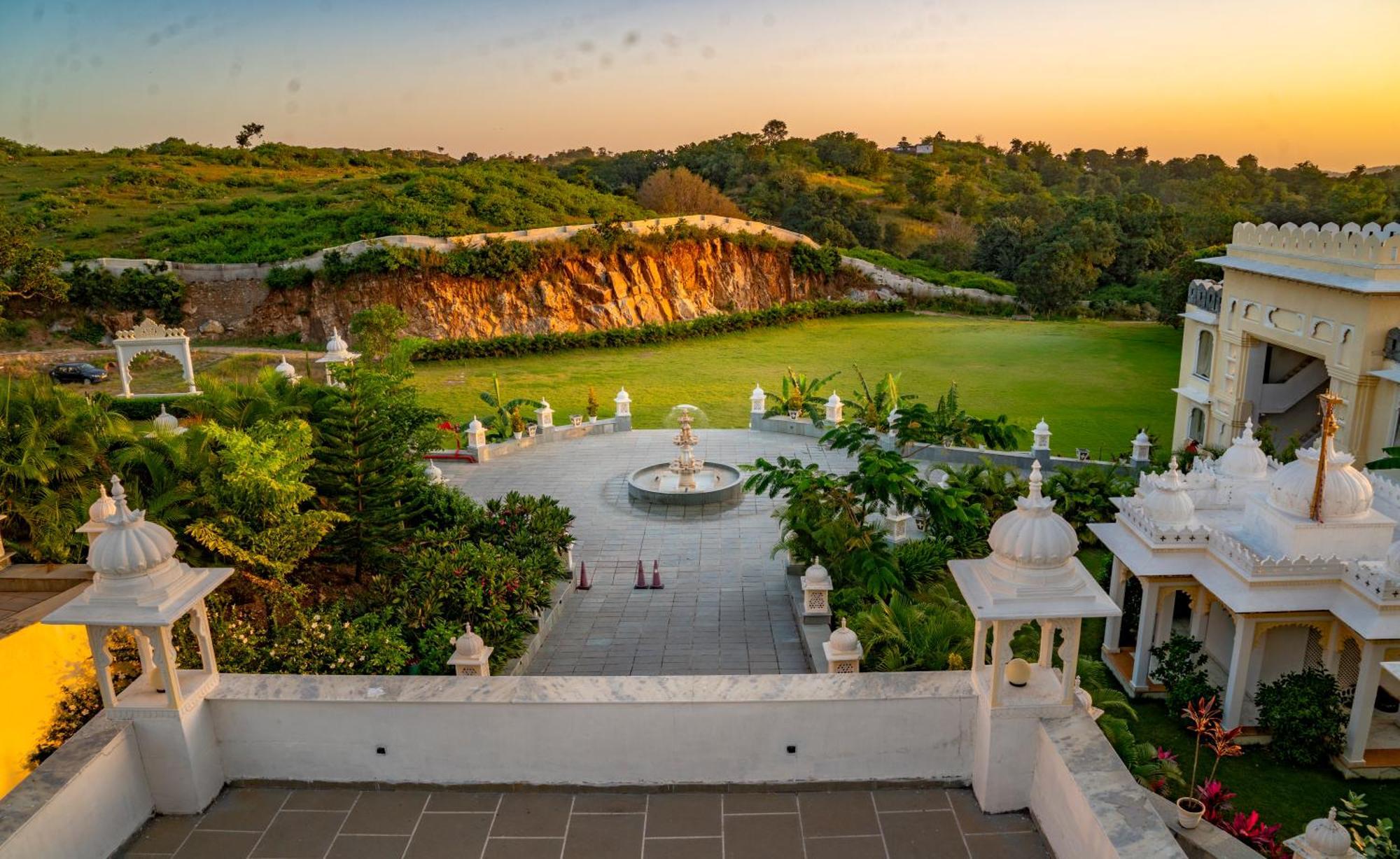 The Everest Hill Resort Kumbhalgarh Exterior foto